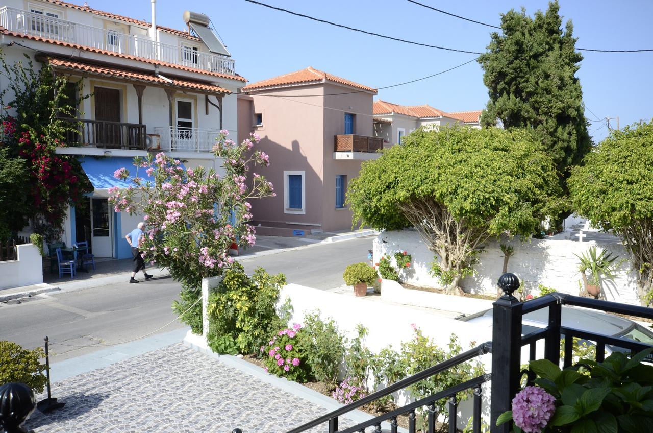 La Plage Hotel Kokkari Exterior photo